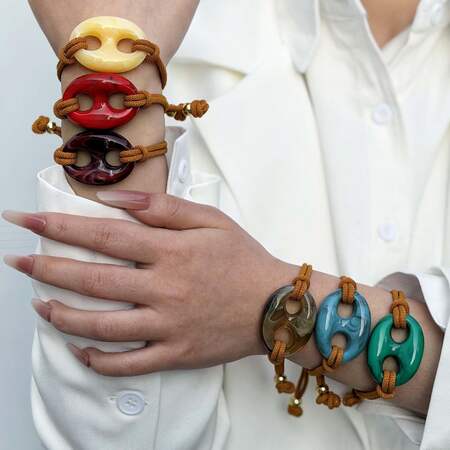 Unregelmäßig geformte, geflochtene Armbänder aus Kunstharz für Damen 2