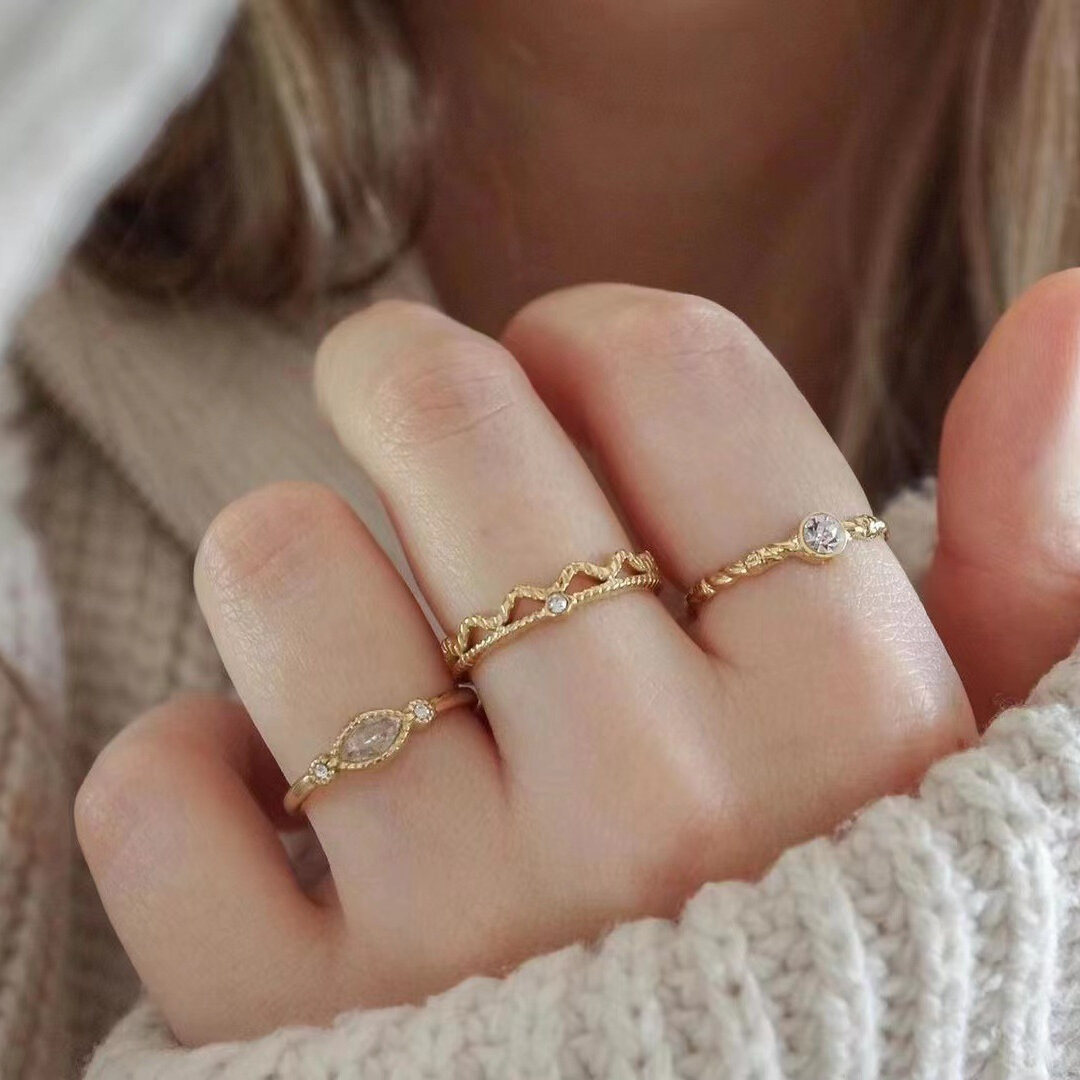 Anillos de mujer con piedras preciosas de circonita de color dorado, resistentes al agua y de acero inoxidable de círculo simple