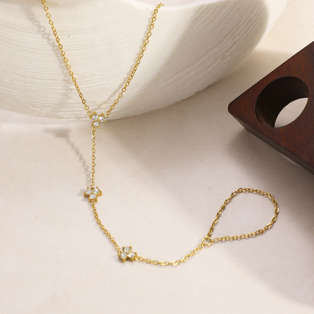Simple Flower Stainless Steel Waterproof Gold Color Rhinestone Women's Hand Chain