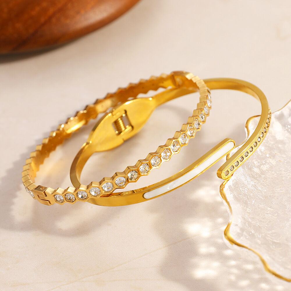 Simple Solid Color Stainless Steel Waterproof Gold Color Rhinestone Women's Bangles h5 Picture2