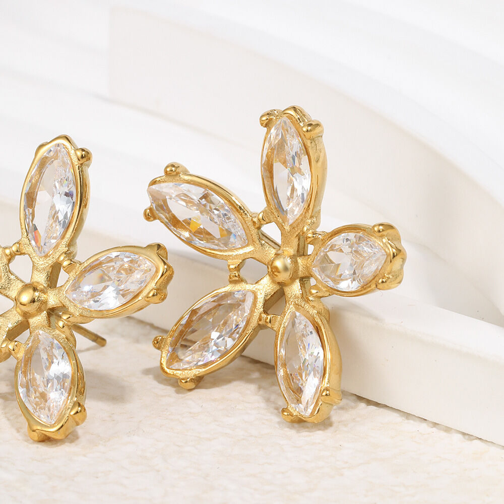 Süße Blumen-Ohrstecker aus Edelstahl, wasserdicht, goldfarben, mit Zirkonia h5 Bild5