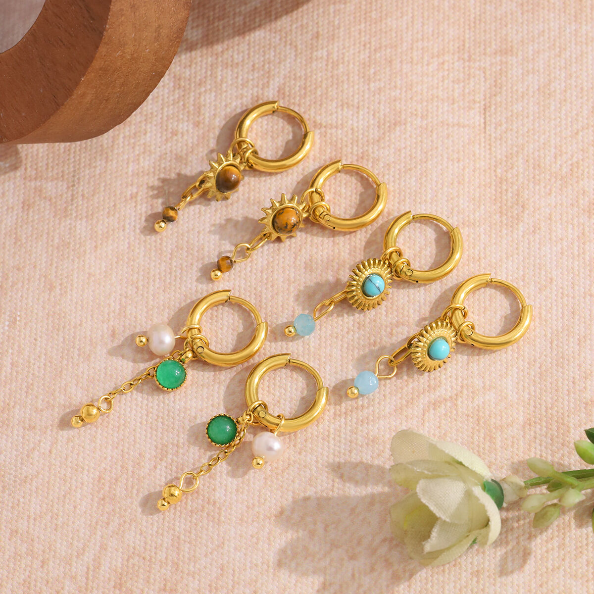Klassische sonnenförmige Ohrhänger aus Edelstahl, wasserdicht, goldfarben, mit Naturstein, für Damen