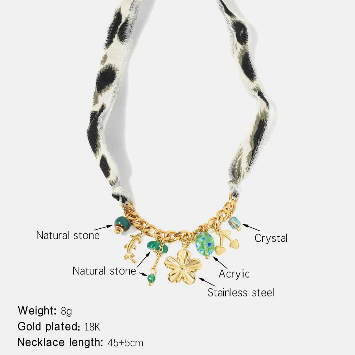Collar con colgante de flor de cerezo en acero inoxidable, resistente al agua, color dorado