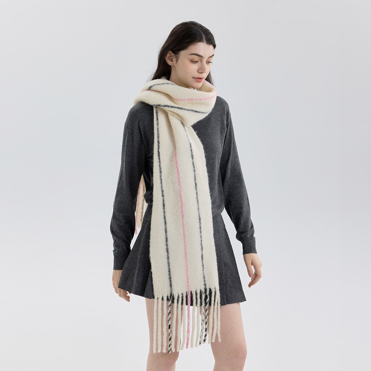 1 Piece Wool & Polyester Tassel Color-blocked Winter Scarf h5 Picture4