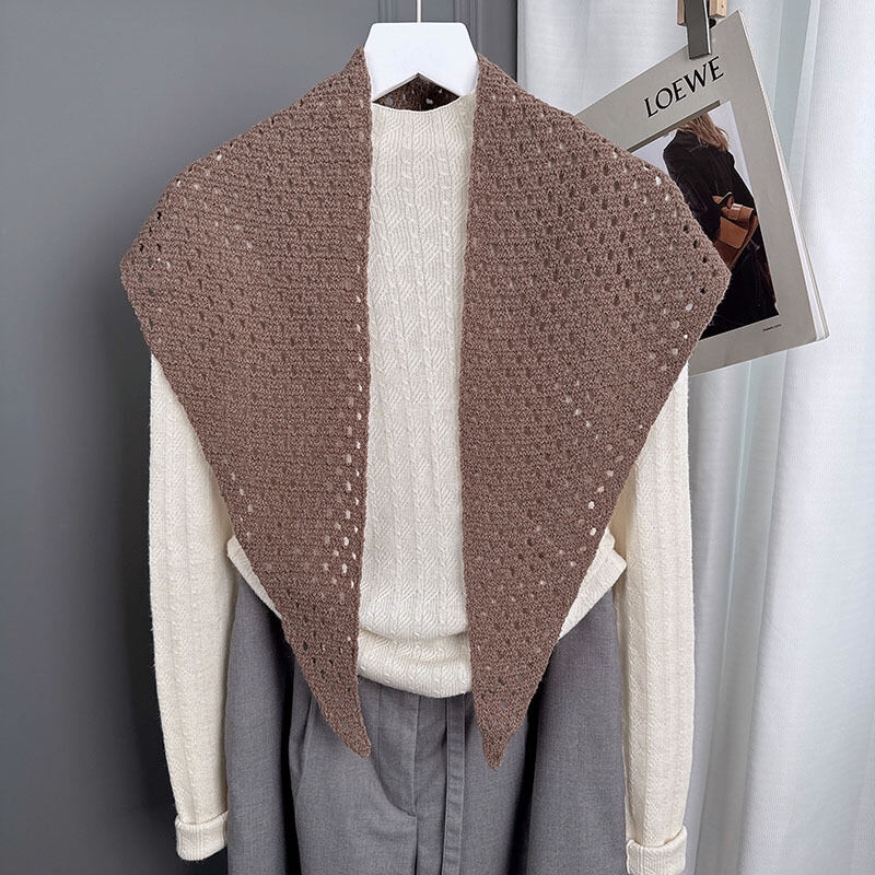 1 Piece Hollowed-out Triangular Scarf Shawl h5 Picture2