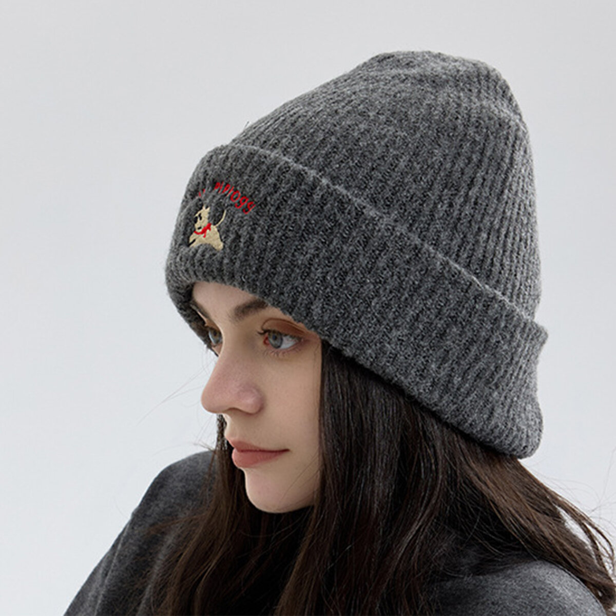 1 pezzo di cappello lavorato a maglia in rayon con simpatico cane ricamato h5 Immagine3