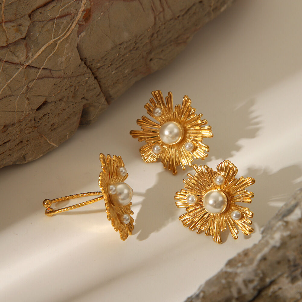 Elegantes Blumen-Ohrring-Set aus Edelstahl in Goldfarbe h5 Bild2