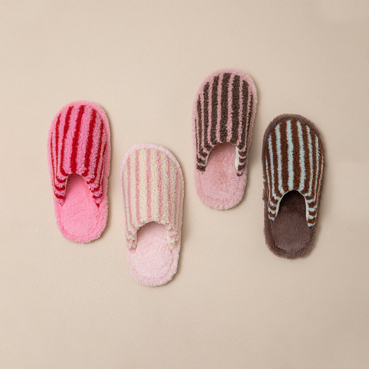 1 Pair Color-blocking Striped Home Plush Slippers