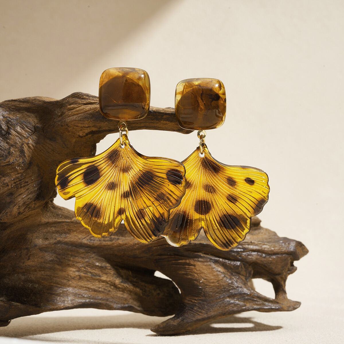 1 Pair Retro Leopard Leaf Acrylic Drop Earrings