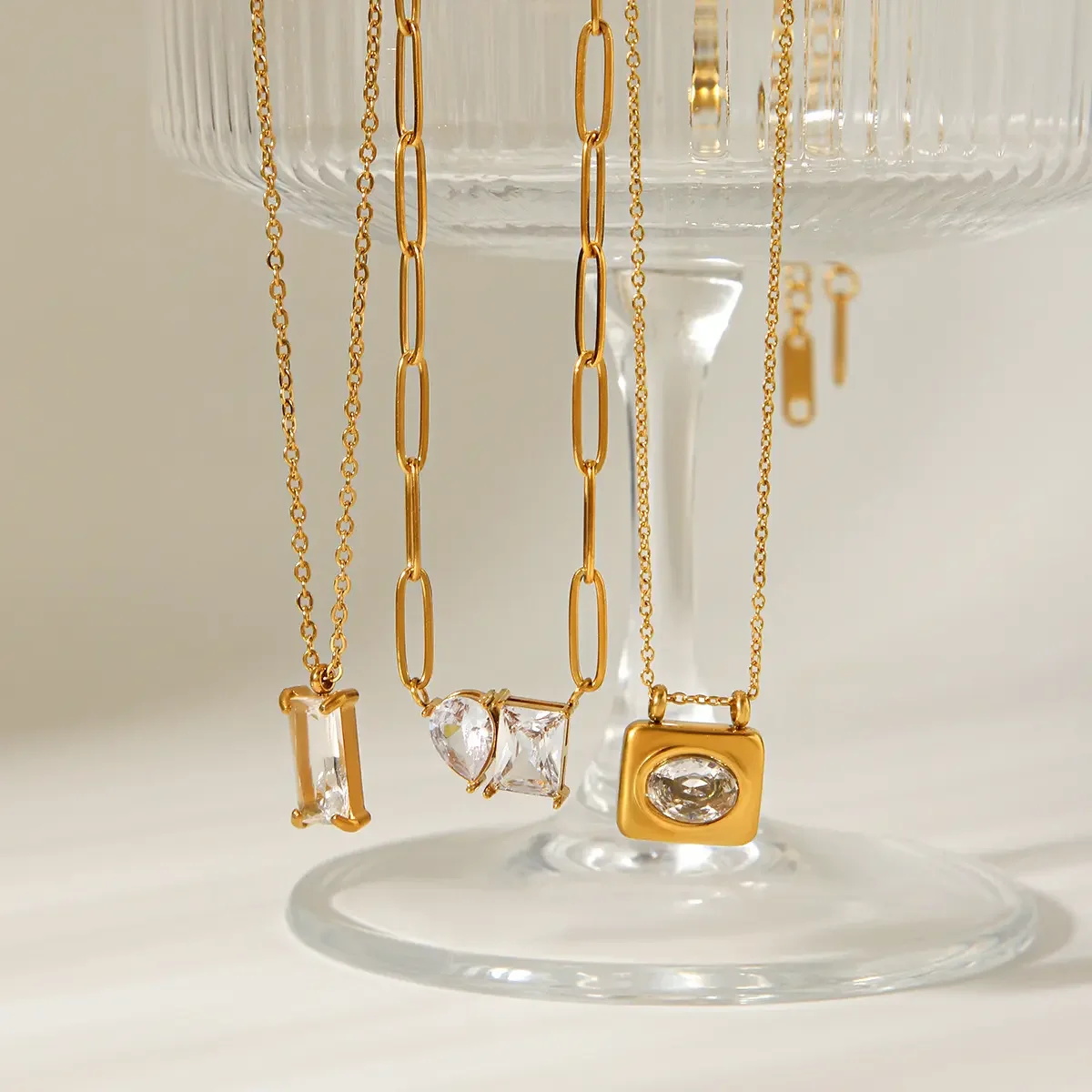 1 Piece Simple Stainless Steel Waterproof Gold Color Zircon Pendant Necklace