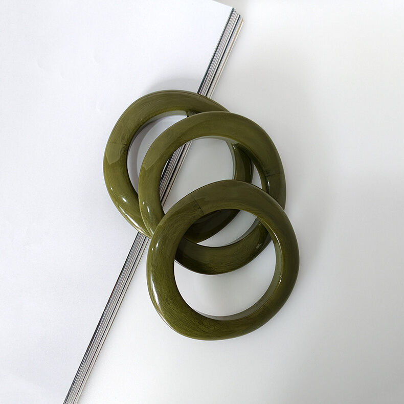 Simple Series Casual Irregular Shape Gradient Color Acrylic Women's Bangles h5Picture3
