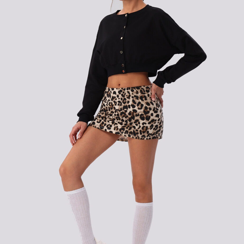 Simple Designed Short Length Button Down Sweatshirt h5Picture2