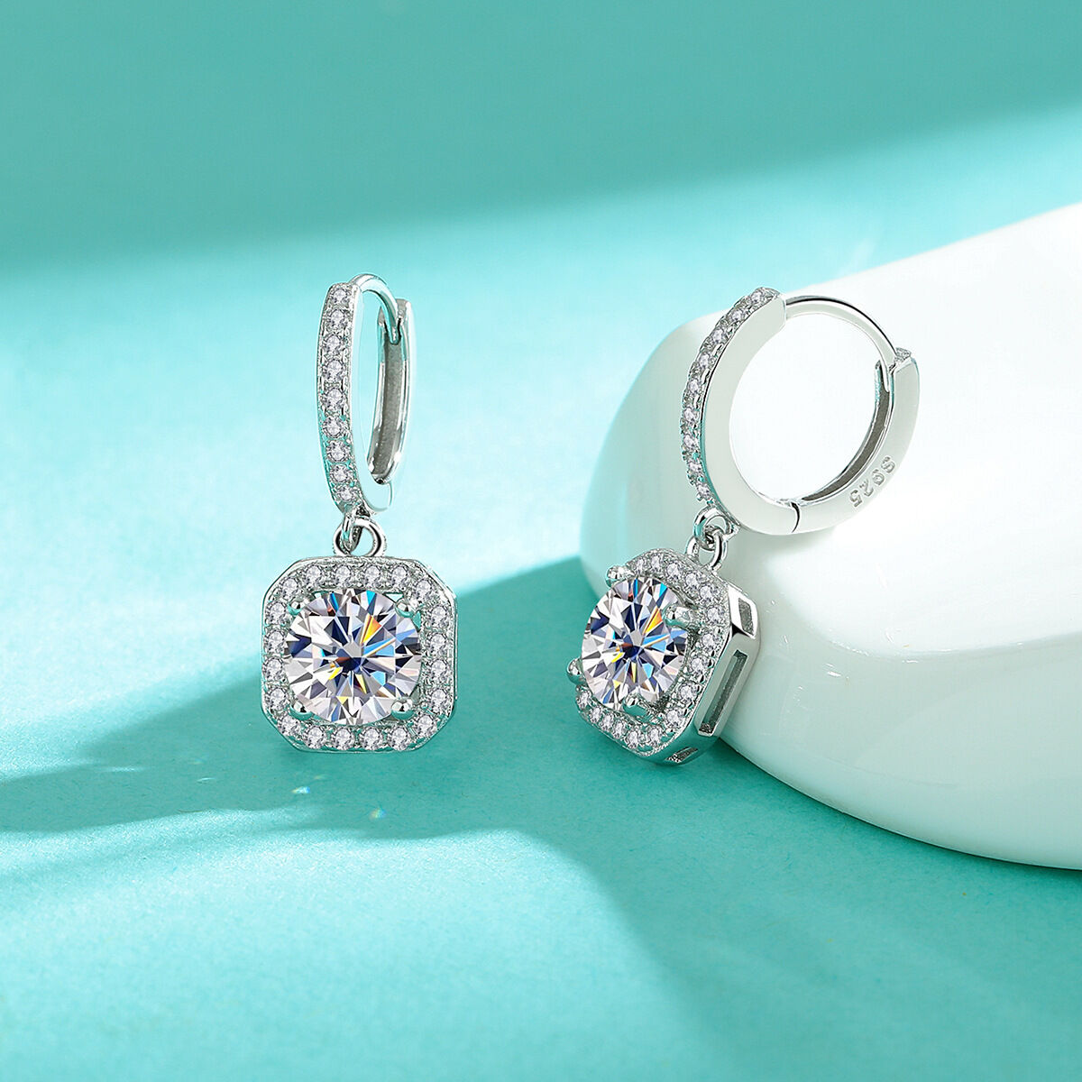 Klassische Serie: Elegante rechteckige Moissanit-Ohrringe für Damen aus 925er Sterlingsilber.