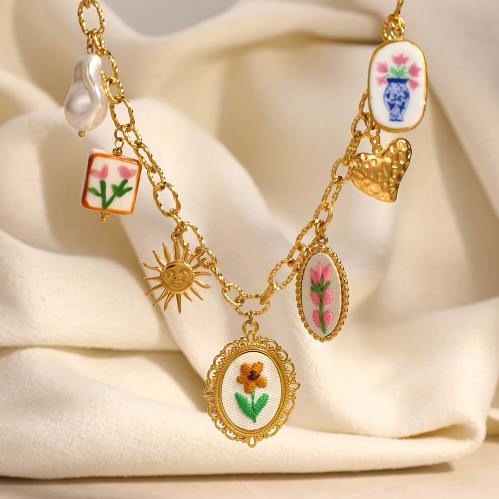 Romantic Series Sweet Flower Irregular Shape Heart Stainless Steel Waterproof   Gold Color  Women's Pendant Necklaces