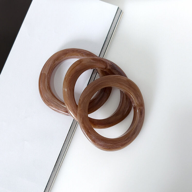 Simple Series Casual Irregular Shape Gradient Color Acrylic Women's Bangles h5 Picture4