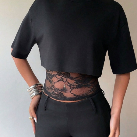 Slim fit top met kanten details en open details - Sexy top met korte mouwen en open details