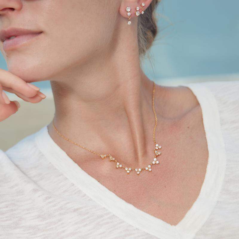 Luxurious Series Simple Clover Stainless Steel Waterproof   Gold Color  Zircon Women's Chain Bracelets