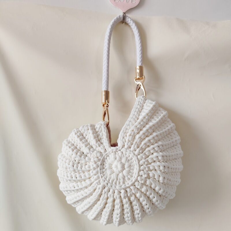 Vacation Style Woven Solid Color Shell Braided Rope Women's Handbags 