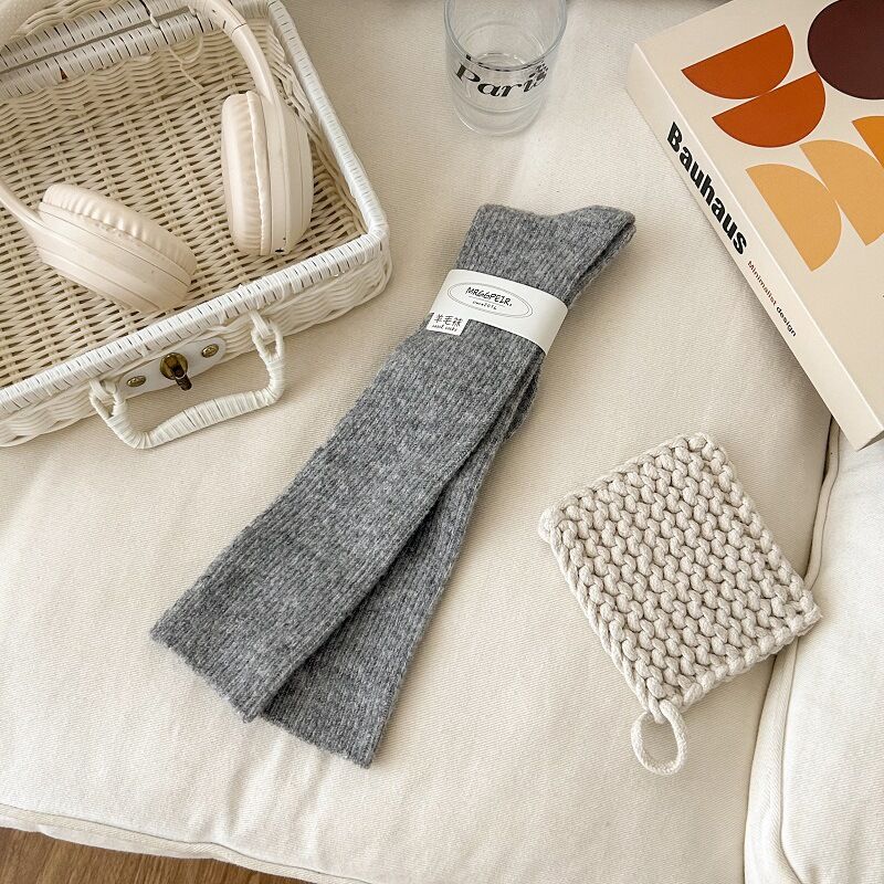 Slight Bounce Basic Solid Color Mid-Calf Socks h5Picture2