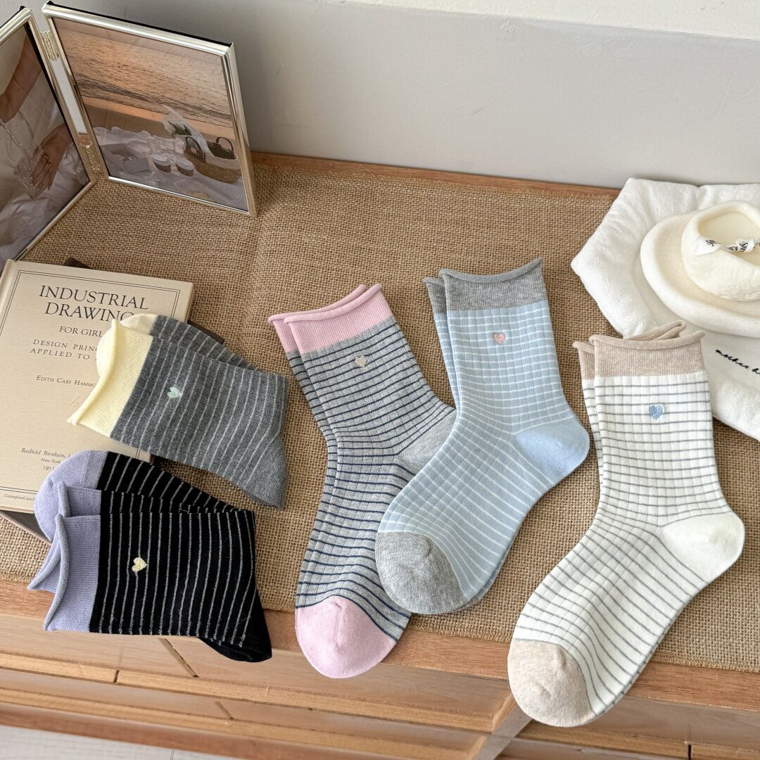 Basic Stripes Color blocking Heart Embroidery Mid-Calf Socks h5 Picture2