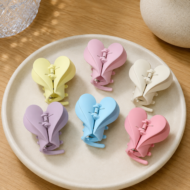 Romantic Series Daily Heart Plastic Hair Claws Picture3