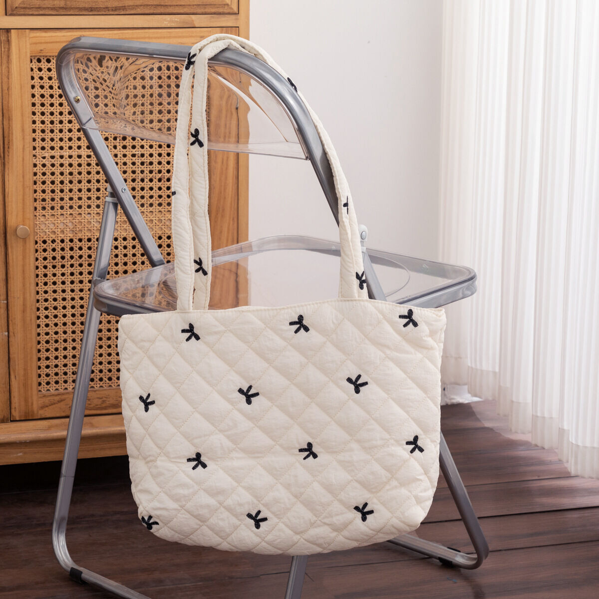 Casual Style Quilted Stitching Bow Knot  Women's Tote Bag