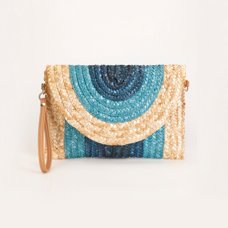 Vierkante damestas in vakantiestijl, geweven met strepen en gemengde kleuren, gemaakt van geweven raffia.