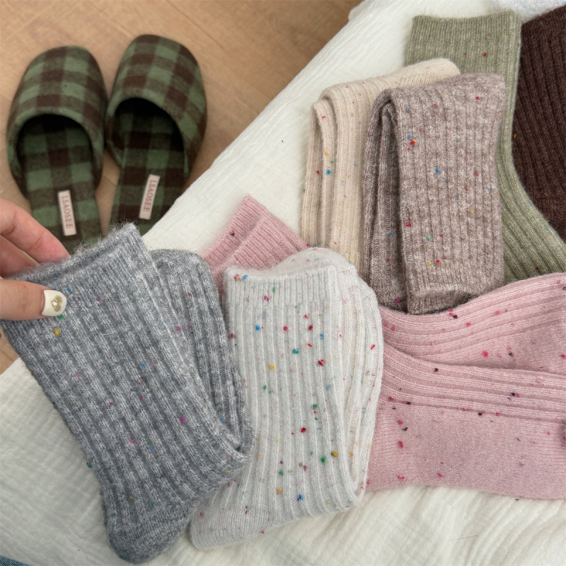 Slight Bounce Basic Polka Dots Mid-Calf Socks h5Picture2