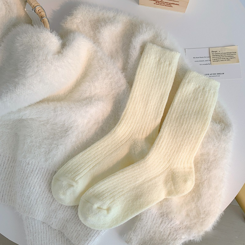 Leicht federnde, einfarbige Socken in Wadenlänge h5 