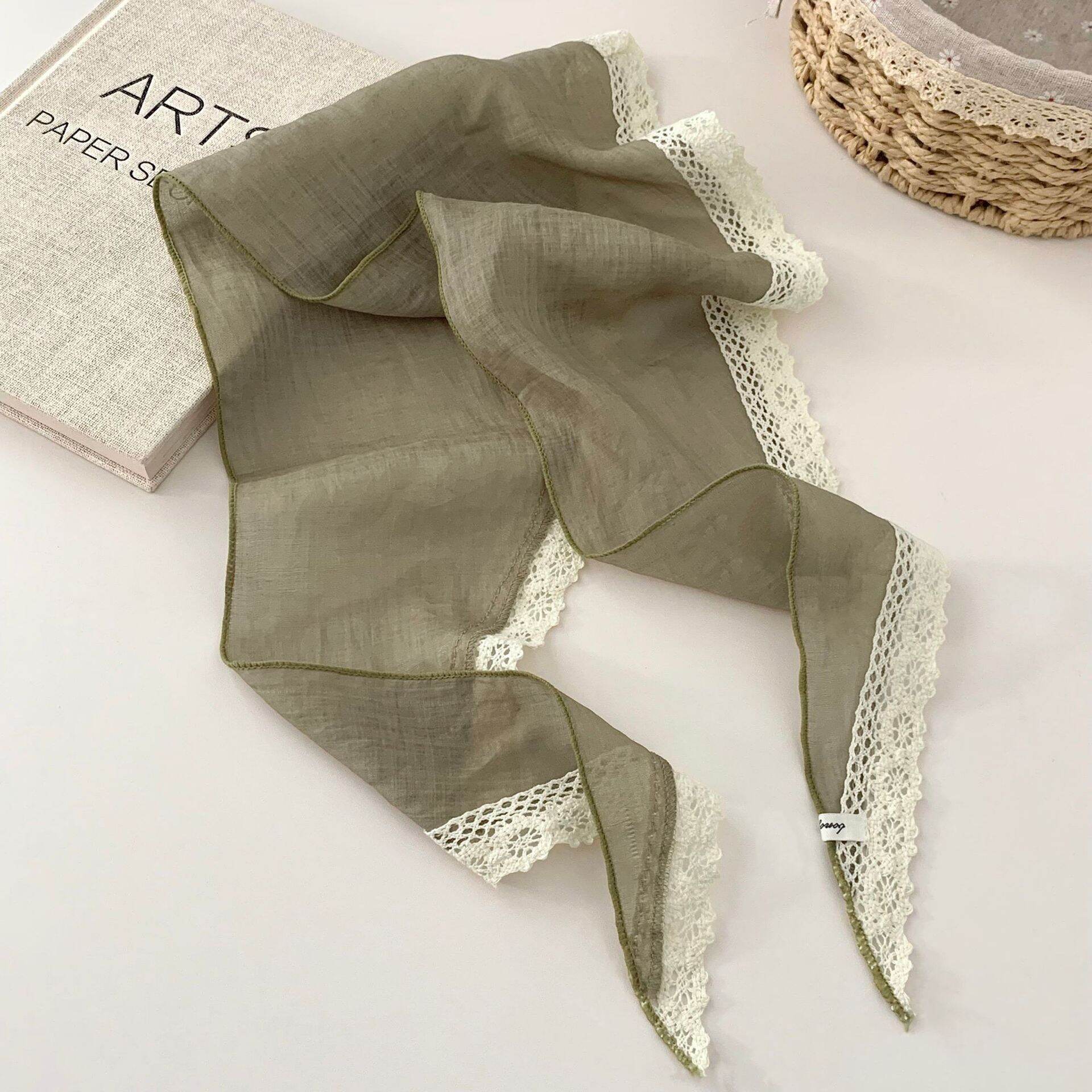 Romantische Serie: Süße, einfarbige Patchwork-Spitzen-Sommerschals für Damen Bild2