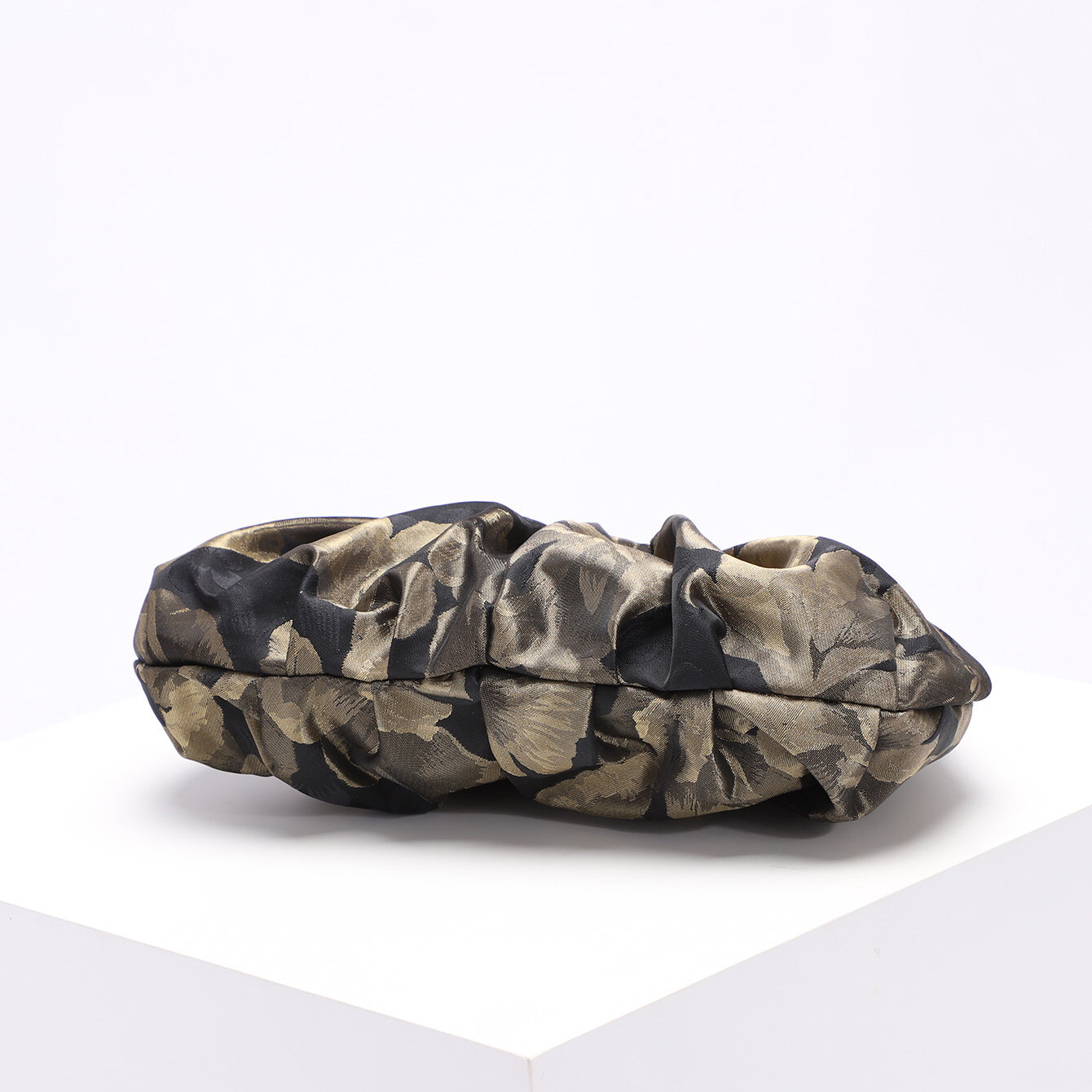 Romantic Series Retro Flower Fabric Women's Handbags(flower patterns are cut randomly) Picture3