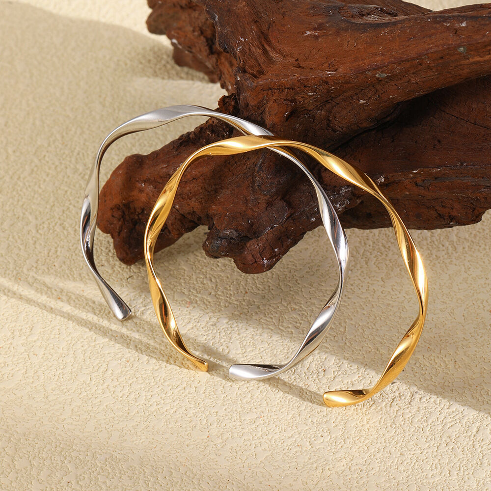 Simple Solid Color Stainless Steel Waterproof Gold Color Women's Cuff Bracelets Picture3