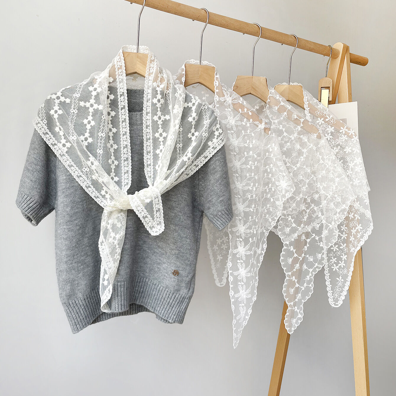 Sweet Lace Flower Hollowed-Out Women's Summer Scarves