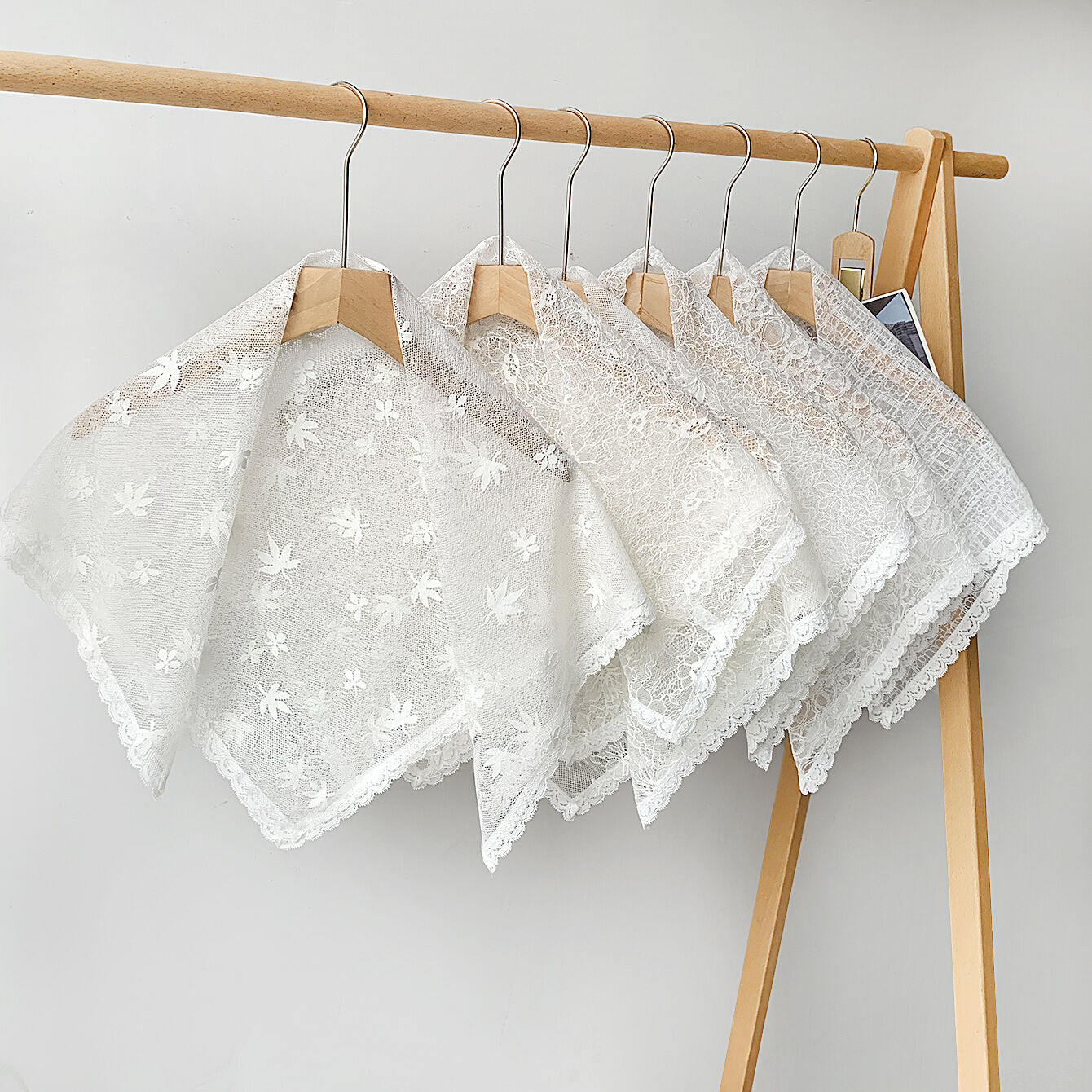 Simple Lace Flower Hollowed-Out Women's Summer Scarves Picture3