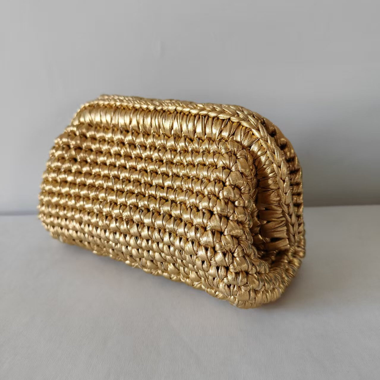 Parisian Chic Style Woven Solid Color Women's Clutches h5Picture3