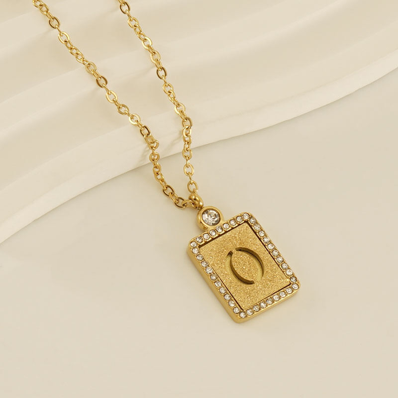 Gouden letter O [met ketting] Afbeelding15