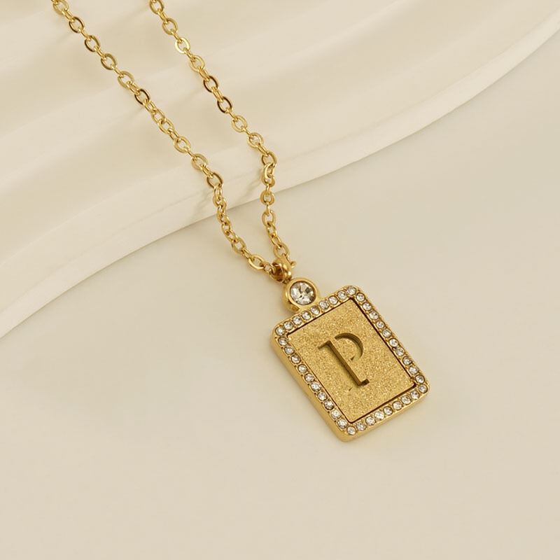 Gouden letter P [met ketting] Afbeelding16