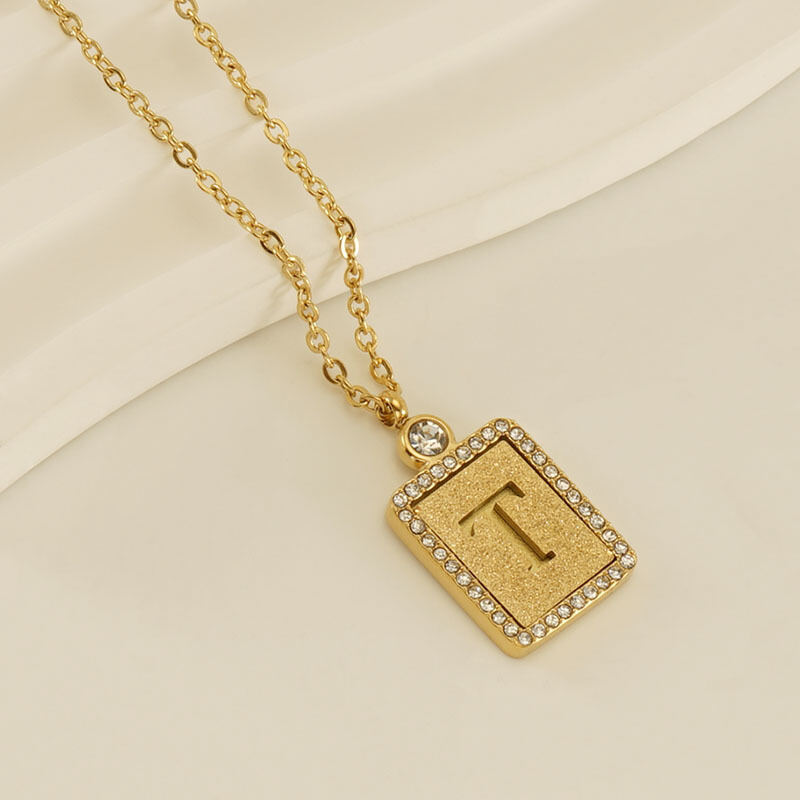Gouden letter T [met ketting] Afbeelding20