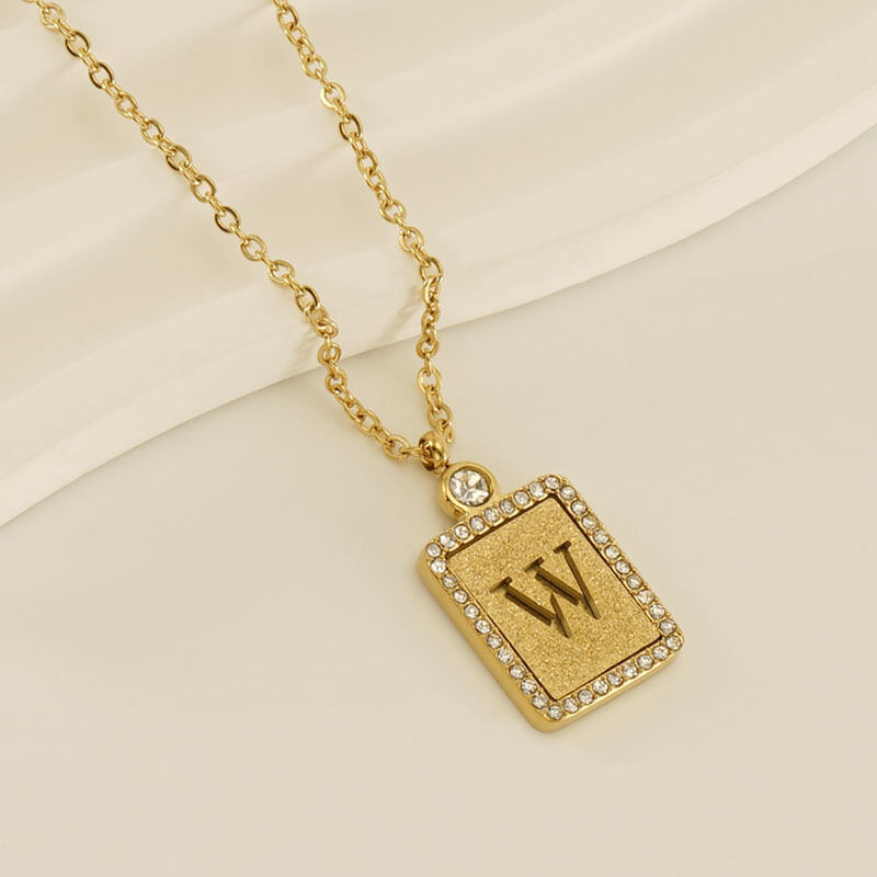 Gouden letter W [met ketting] Afbeelding23
