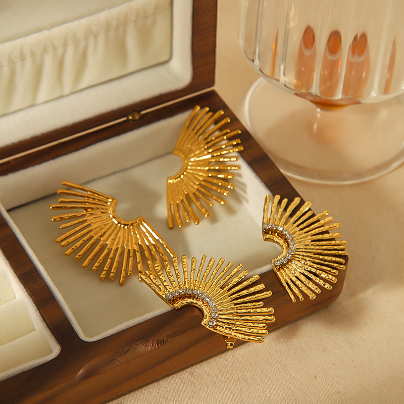 1 Par De Aretes De Circonitas Geométricas Estilo  De Serie Lujosa Chapados En Oro De 18 Quilates Imagen2