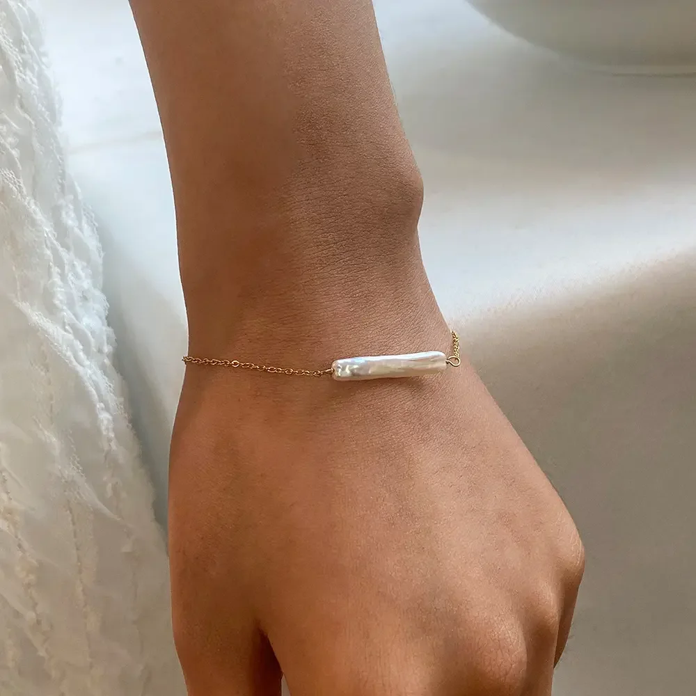 Pulseras con dijes elegantes de acero inoxidable chapado en oro de 18 quilates, serie clásica, para mujer. h5 