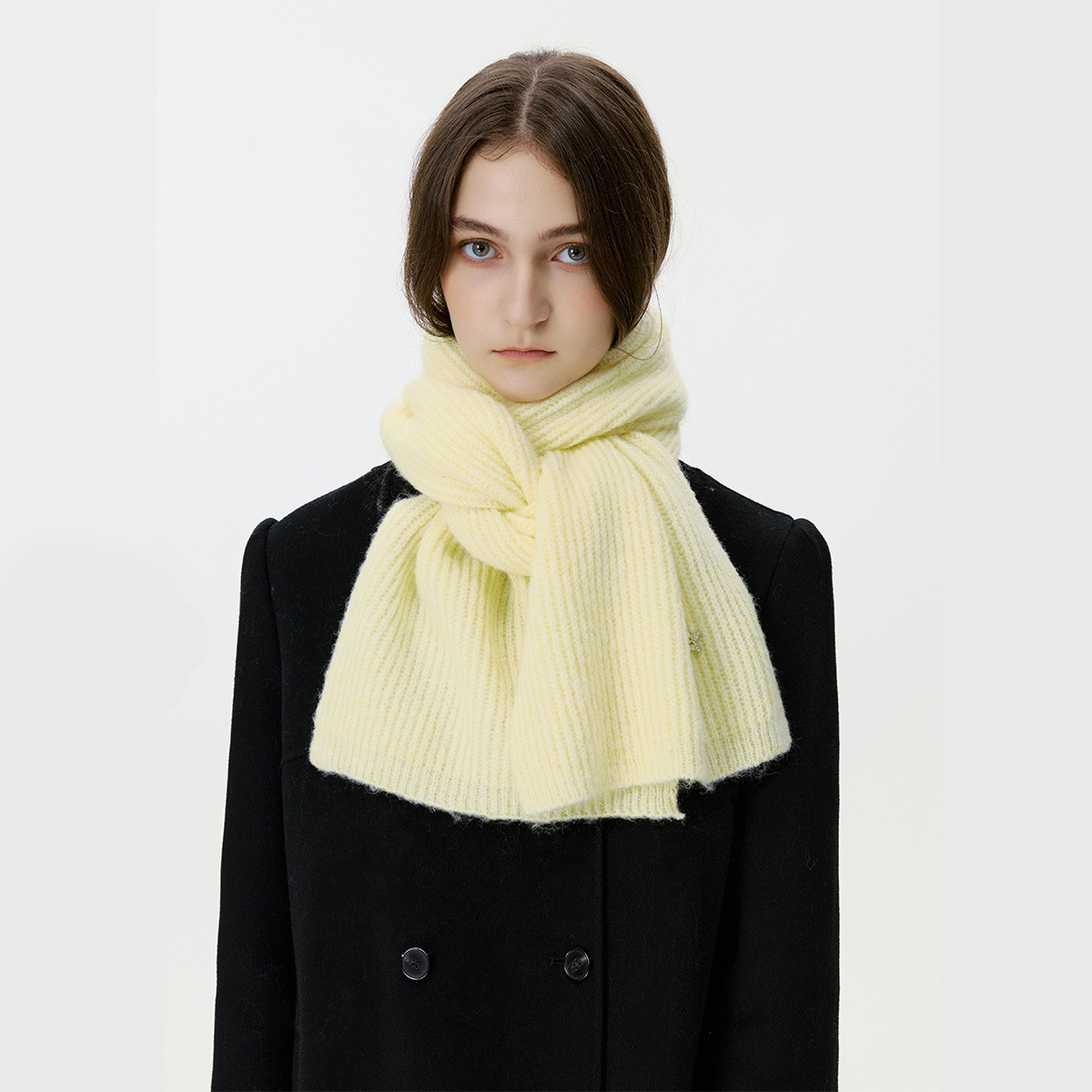 Pale Yellow Picture3