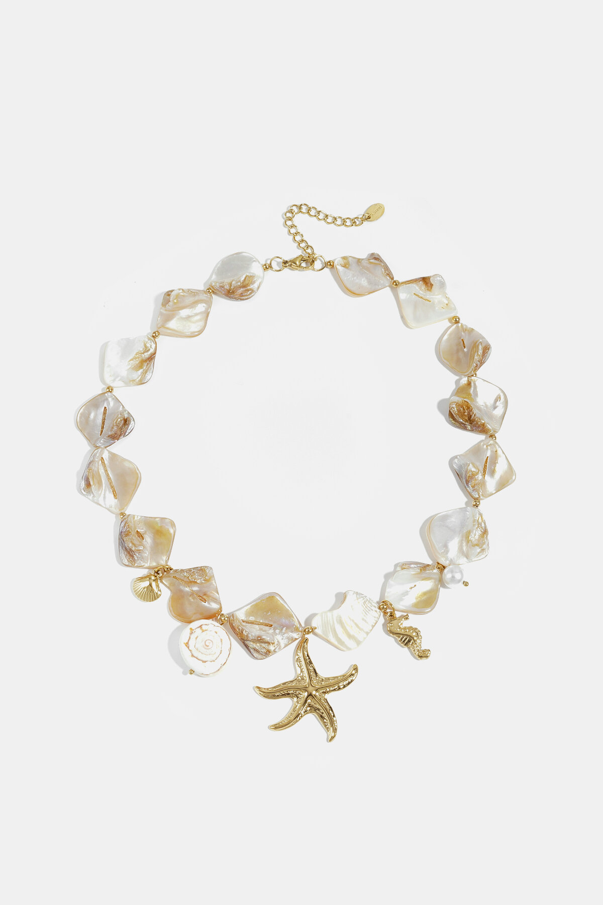 Necklace with shells, sea charms and gold beads h5