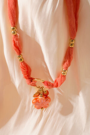Collana floreale soleggiata - Colore arancione e oro h5 Immagine4