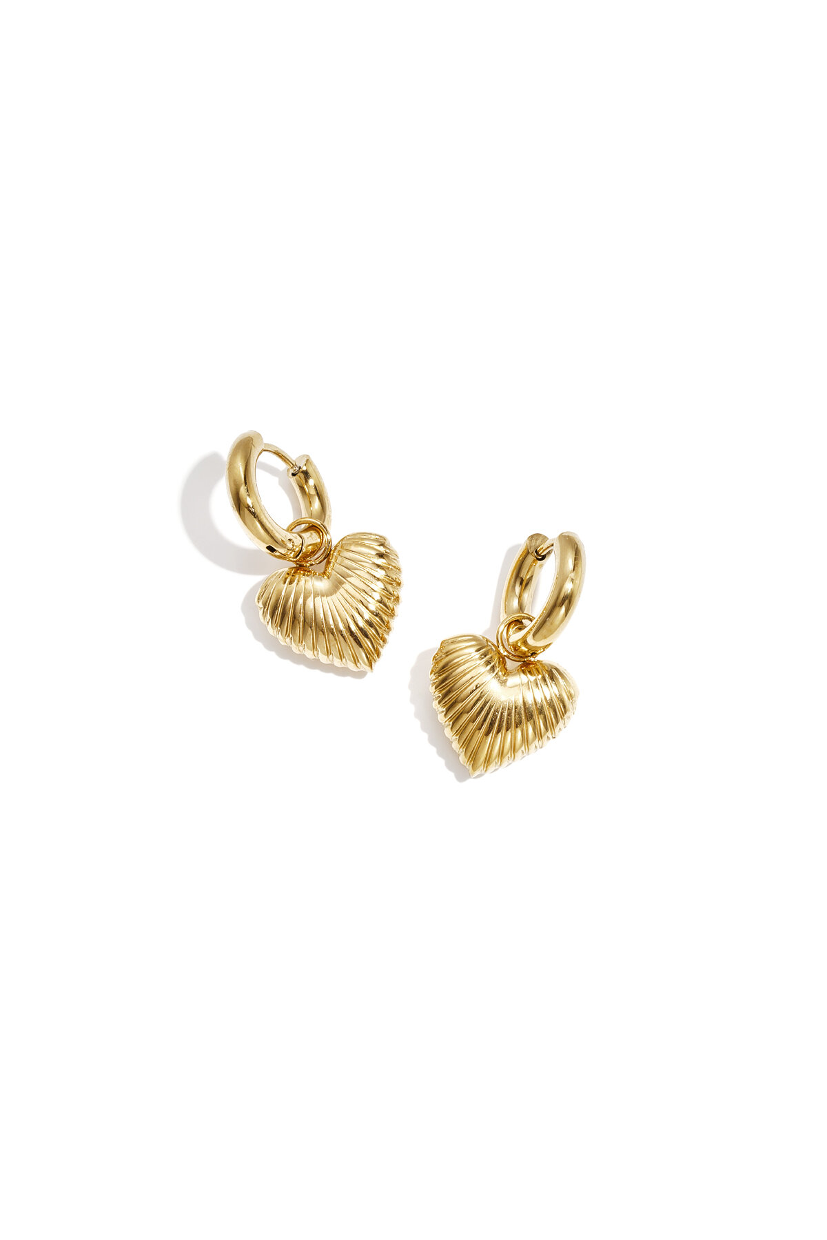 Earrings with radiant heart 