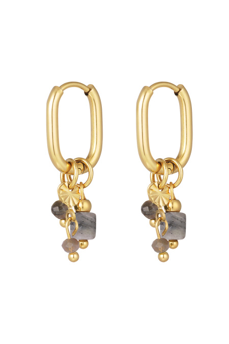 earring with black beads