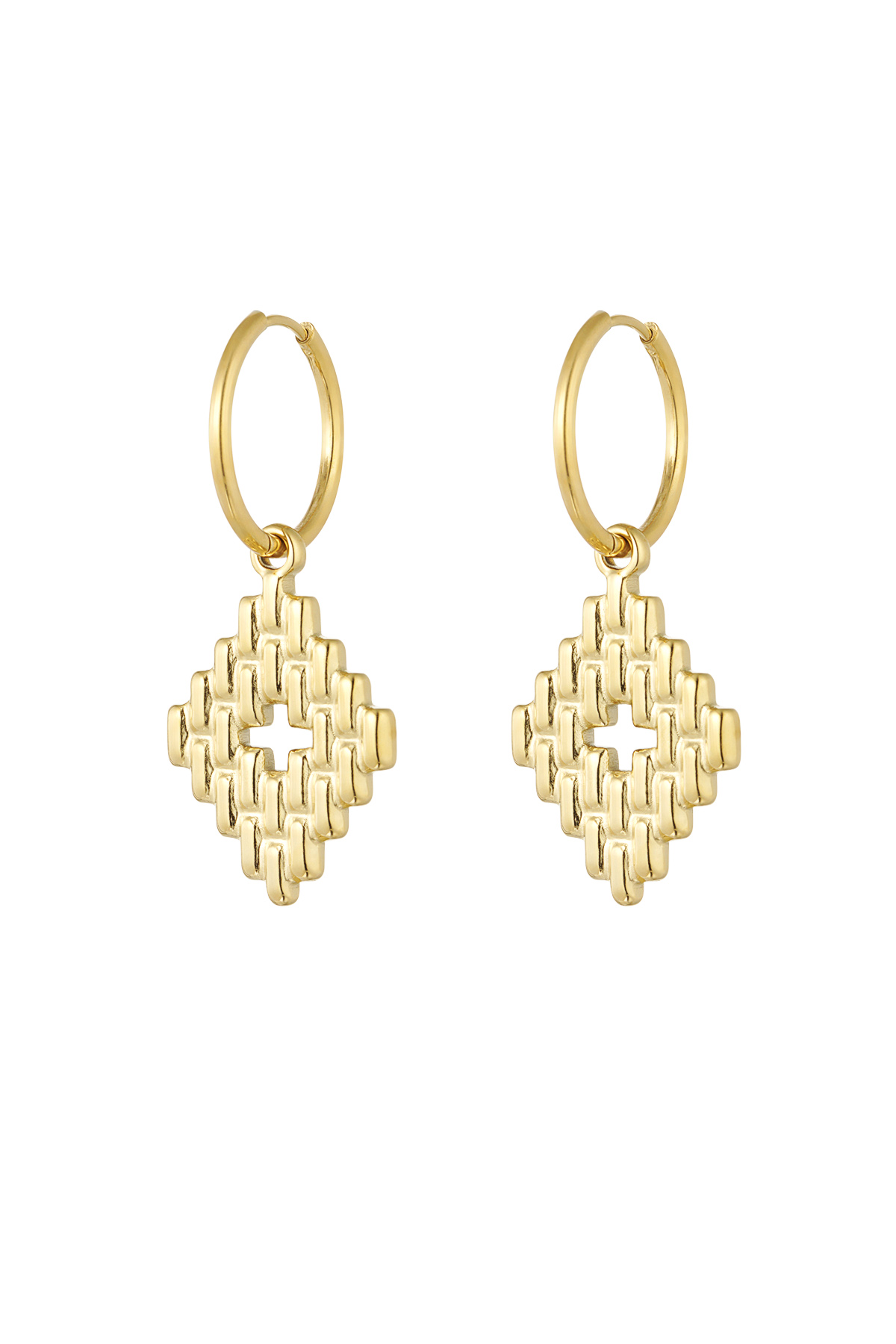 pendientes con dijes estructurados 