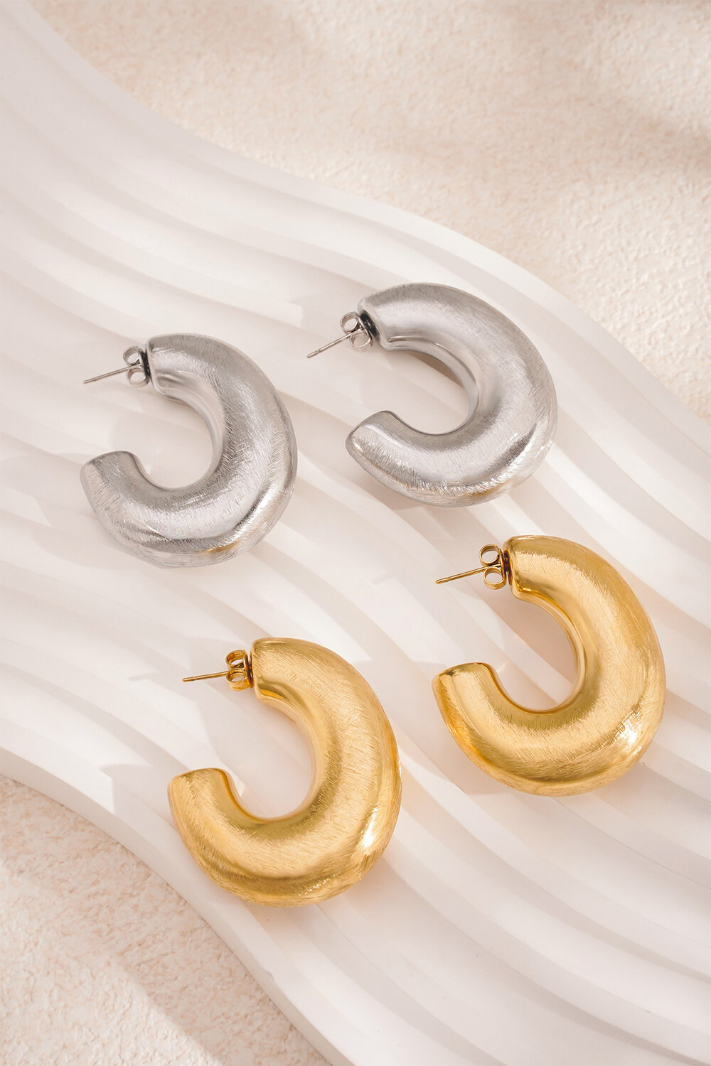 everyday hoops earrings h5Picture3