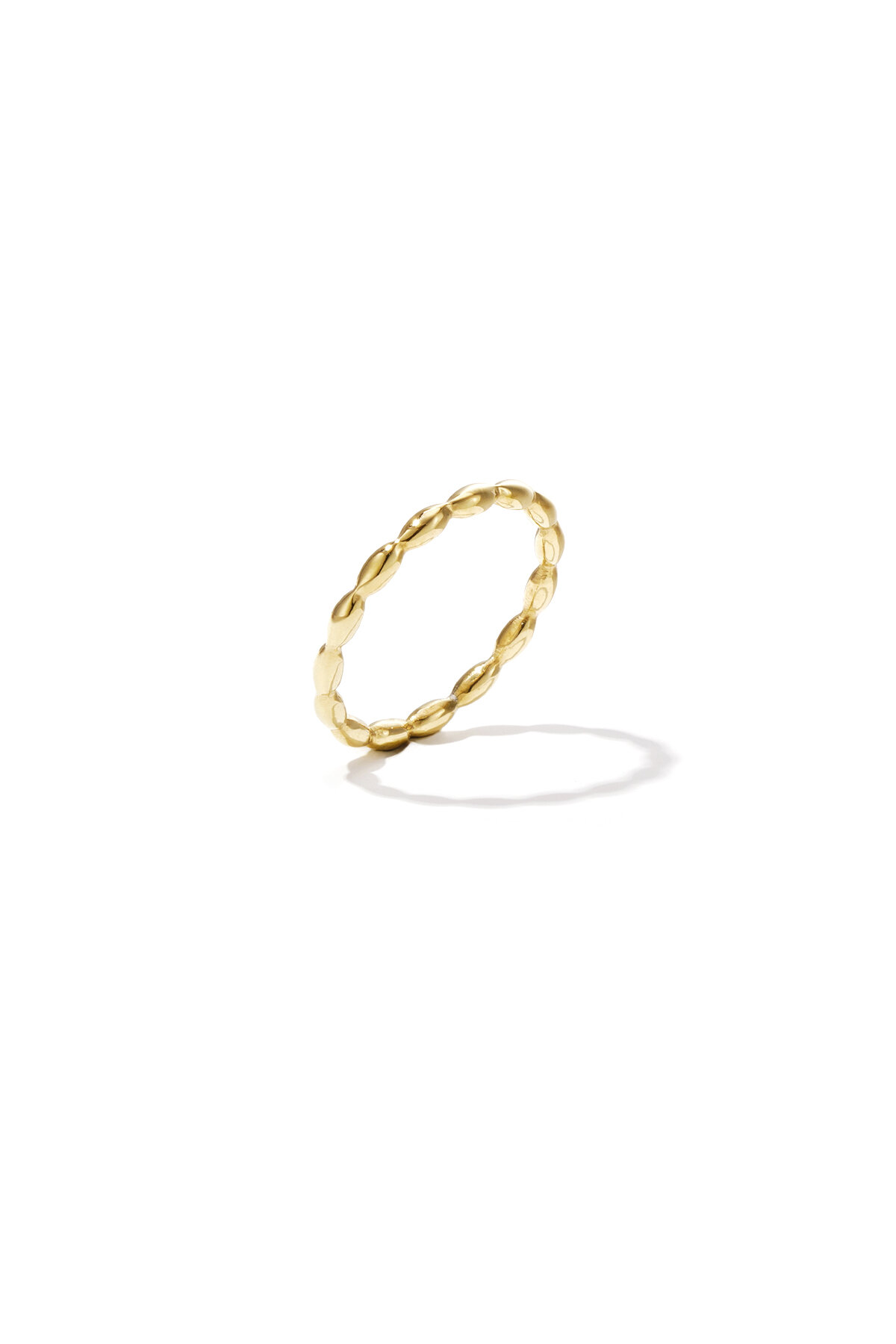 Anillo minimalista con efecto burbuja 2