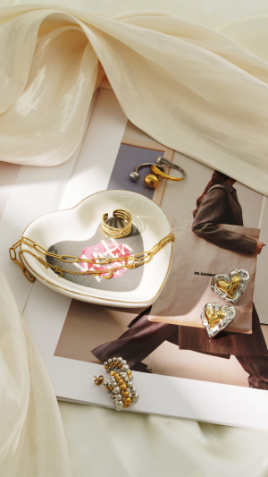 Glass Display With Love h5 Picture6